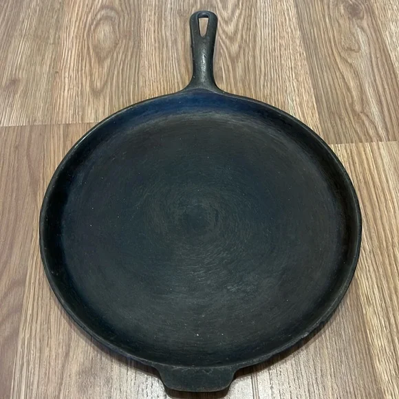 Vintage Wagner Ware cast iron 11